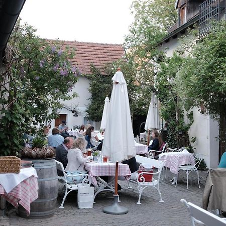 Zum Goldenen Lowen Hotel Kallmuenz Exterior photo
