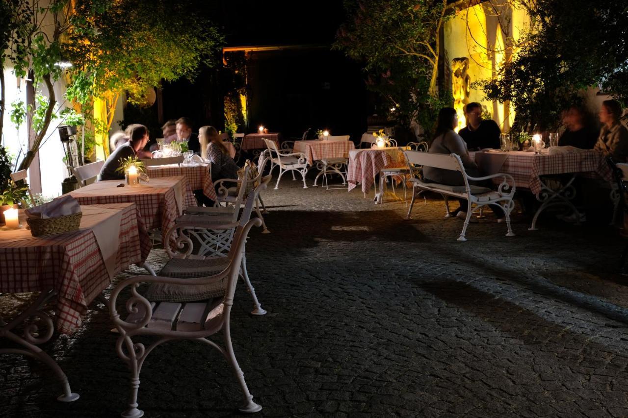 Zum Goldenen Lowen Hotel Kallmuenz Exterior photo